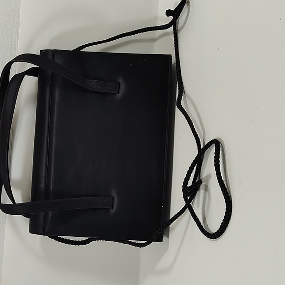 Vintage Black Structured Handbag with Silver-Tone Bar Accent & Strap - Picture 2 of 5